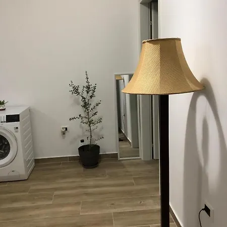 Ornela Apartment *
